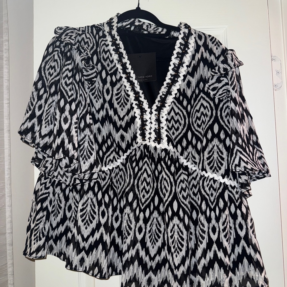 Marc New York Black and White Geometric Blouse